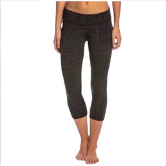 Prana Pants - PrAna Ashley Geometric Black Gray Capri Leggings
